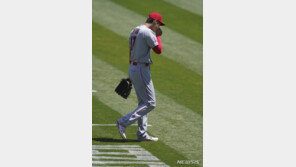 日 오타니, MLB 투수 복귀전 ‘최악’…아웃없이 5실점