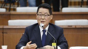 ‘적과 내통’ 지목에 박지원 “모욕적…이해하는 쪽으로 정리”