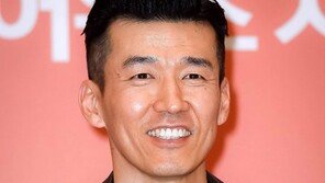 [연예뉴스 HOT④] 션, 광복절 맞아 81.5km 기부 레이스