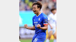 [단독] 베테랑 염기훈, 수원에서 2년 더!