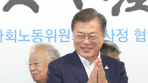 경사노위 처음 찾은 文대통령…“노사정 새 시대 열어달라”