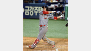 [인천 브리핑] “볼을 안 친다” 박경완 대행이 바라본 최정의 부활