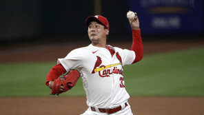 STL 마이콜라스 팔꿈치 부상으로 수술…김광현은 마무리 유지