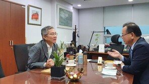 김부겸, 최강욱 만나 “당대표 되면 열린민주당 합당”