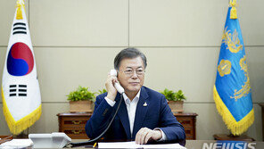 文대통령, 외교관 성추행 의혹에 “사실관계 확인 뒤 처리”