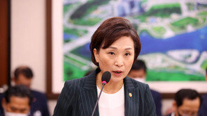 김현미 장관 “중저가 주택 재산세율 인하 방안 10월 발표”