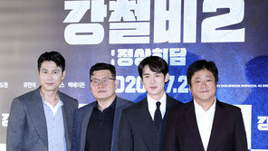 개봉 ‘강철비2’ 예매율 60%…韓 영화 최초 잠수함 액션