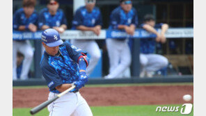 삼성 강민호, 만루포 폭발… 11년 연속 두 자릿수 홈런 자축