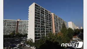 ‘돌고 돌아 결국 재건축’…규제 완화 소식에 시장 ‘들썩’