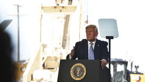 트럼프, ‘초접전’ 텍사스行…“바이든은 에너지 산업 망쳐”