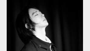 양준일, 김경호와 한솥밥…8월, 19년만에 새 앨범