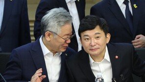 “그냥 푹 쉬겠다”던 이재명, 첫 휴가지는 국회…“죽음의 문턱” 발언에 환호