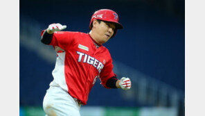 멀티 플레이어의 존재감…은퇴 위기 넘어 ‘맹활약’ KIA 나주환