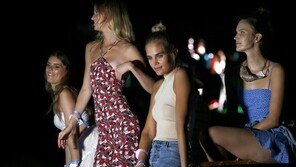 전혀 안전하지 않았던 ‘Safe & Sound’ 공연…뉴욕이 발칵[청계천 옆 사진관]