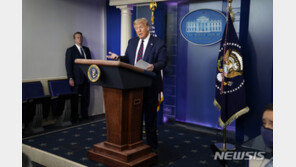 트럼프 “경제 셧다운은 코로나19 대응 위한 장기적 전략 아냐”