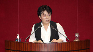 “저는 임차인입니다” 윤희숙, 임대차 3법 비판 연설 화제