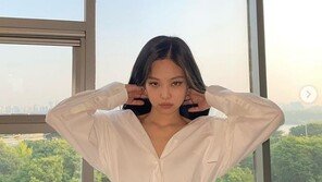 제니, 과감한 오프숄더…아찔 쇄골+섹시 각선미