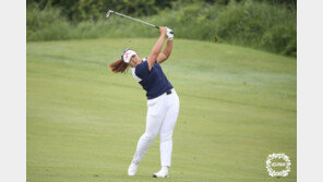 루키 유해란, KLPGA 제주 삼다수 2R 단독 선두…박인비 공동 19위