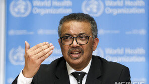 WHO “코로나19 세계 신규확진 29만 명…100년에 한 번 올 위기”