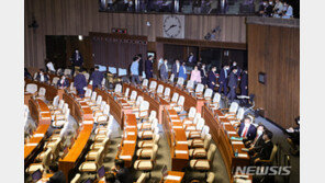 고삐 풀린 巨與, 무기력한 小野…‘패싱 정국’ 장기화하나