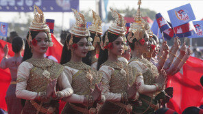 캄보디아, 여성 미니스커트·시스루 복장에 벌금 추진