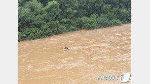 쏟아 붓는 비에, 곳곳 침수·산사태 발생…긴 장마 계속되는 이유는?