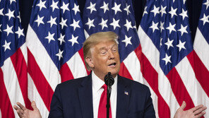 지지율 하락 이유, 트럼프만 모른다