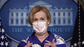 美코로나TF 조정관 “3~4월보다 광범위 확산…새 국면”