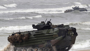美해병 수륙양용차 상륙훈련중 침몰…실종 8명, 사망 추정