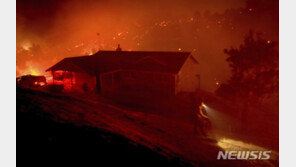 캘리포니아 남부 산불 급속 확산…주민 8000명 대피