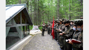 코로나19 비상이라던 北, 400개 단체 백두산지구 답사 강행