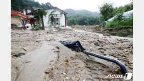 휴가 중 이재명 지사, 폭우 피해 입은 안성지역 긴급방문