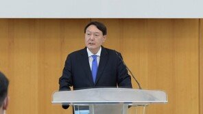 “권력형 비리는 모두가 피해자”…40일만에 침묵깬 윤석열 작심 비판