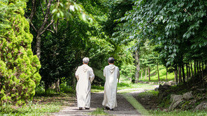 ‘수도원’에서 힐링하세요
