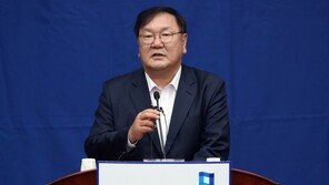 김태년 “매주 장관들과 부동산시장 점검…교란행위 엄정 대응”