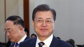 文대통령 “청년 실패해도 다시 일어설 환경 구축해야”