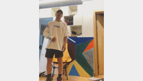 개코, 오른팔 골절 후 근황…“왼손 그림 스킬 발전 중”