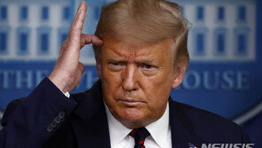 “베이루트 사고 원인 아무도 몰라”… 하루만에 말 바꾼 트럼프, 불신 자초