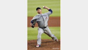 ‘2전3기’ 류현진, ATL전 5이닝 8K 무실점 역투…마침내 이적 첫 승