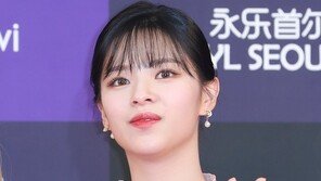 트와이스 측 “정연, 건강 상태로 인해 의자 앉아 공연…양해 부탁”