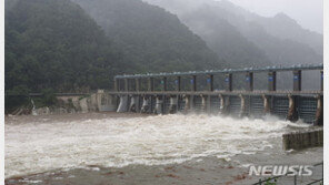 춘천 의암댐서 선박 3척 전복…1명 사망·5명 실종· 2명 구조 