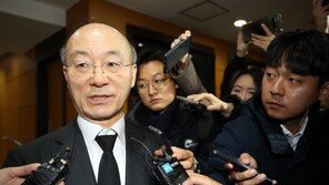 민정수석, 시세보다 비싸게 집 내놨다? 靑 “얼마에 파는지는…”