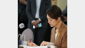 고민정 측 “SNS서 ‘가짜 영상’ 유포…명예훼손 고소”