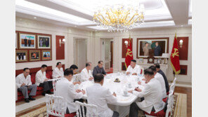 정무국 회의 연 김정은 “봉쇄된 개성시 특별 지원”