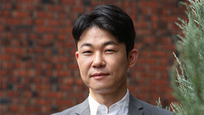 홍원찬 감독 “어둠의 일을 하는 남성캐릭터 계보 잇고 싶었다”