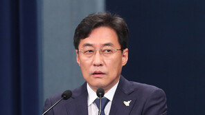 노영민 등 靑 수석 일괄 사의 표명에…與 “참모진 결단” 평가