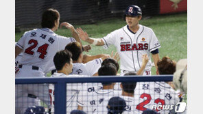 두산 정수빈, 개인통산 200도루 달성…역대 24번째