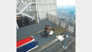 롯데월드타워 옥상에서 도심 캠핑 체험