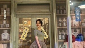 혜리, 시스루에 드러난 각선미…‘귀여움과 섹시함 사이’