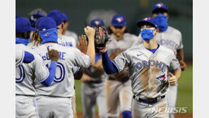 토론토, 보스턴에 2-1 역전승…2연패 탈출